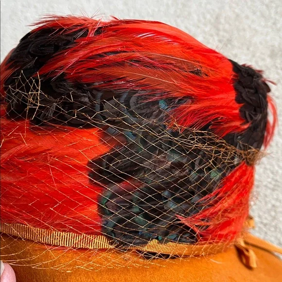 Vintage Feathered Hat with Bow - Picture 4 of 5